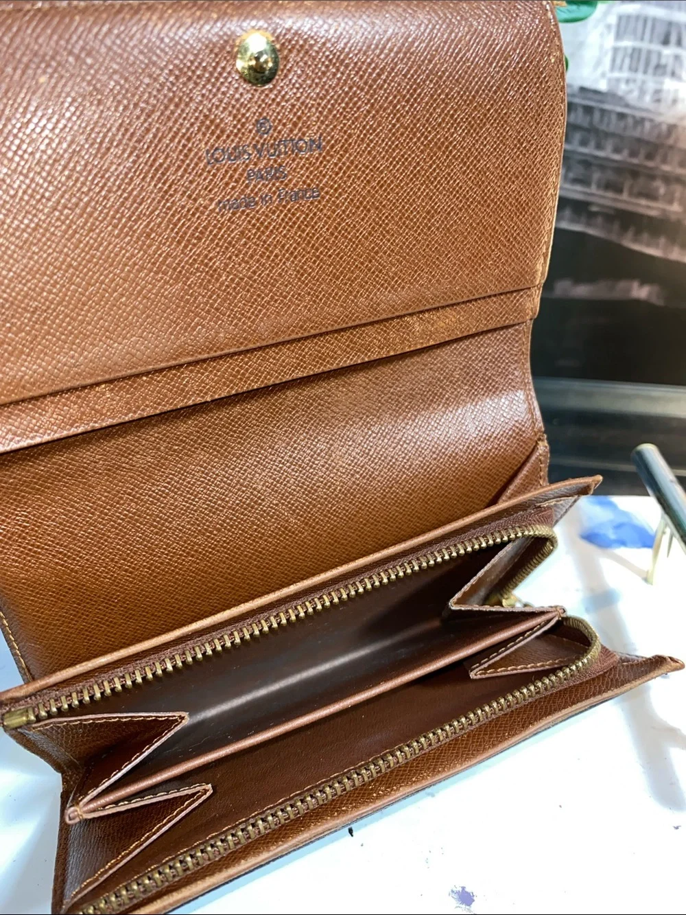 Authentic Louis Vuitton Brown Monogram Bifold Zippy Wallet On Chain
